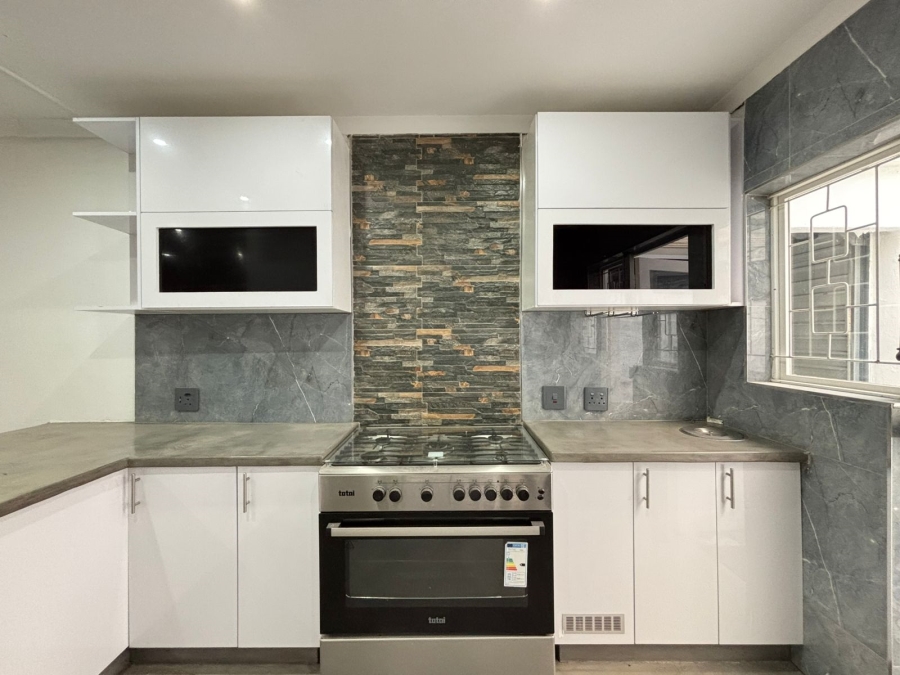 2 Bedroom Property for Sale in Sherwood KwaZulu-Natal