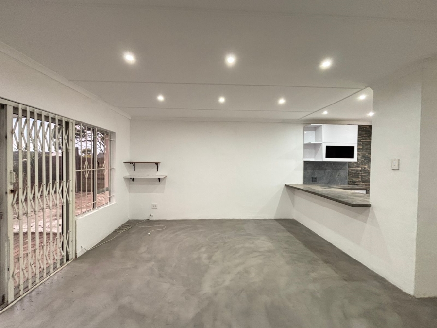 2 Bedroom Property for Sale in Sherwood KwaZulu-Natal