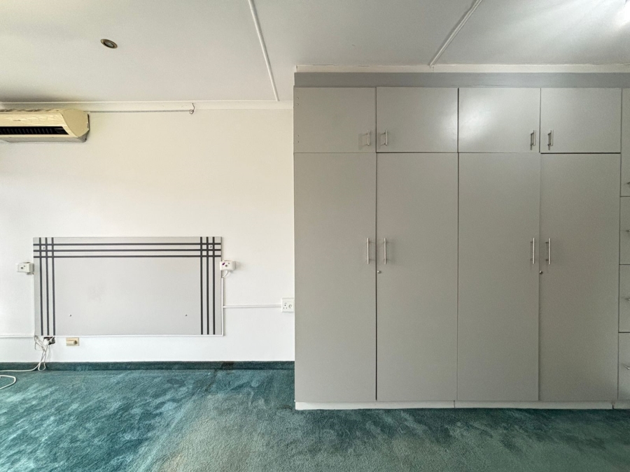 4 Bedroom Property for Sale in Reservoir Hills KwaZulu-Natal