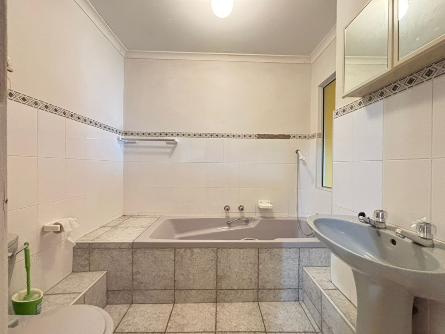 3 Bedroom Property for Sale in Essenwood KwaZulu-Natal