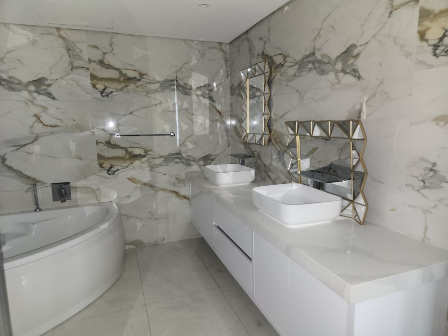 4 Bedroom Property for Sale in Umhlanga Ridge KwaZulu-Natal