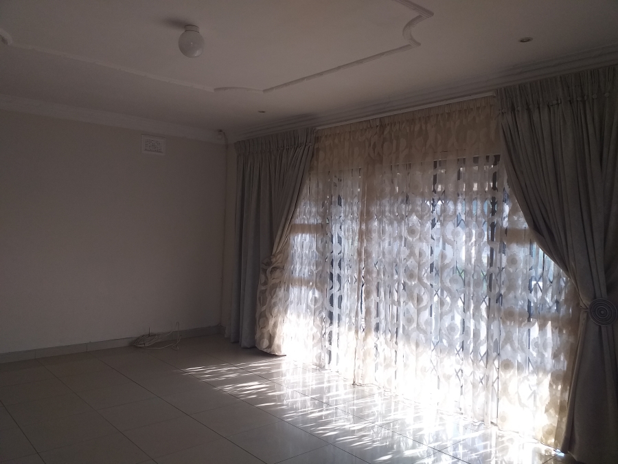 To Let 3 Bedroom Property for Rent in Illovo Glen KwaZulu-Natal
