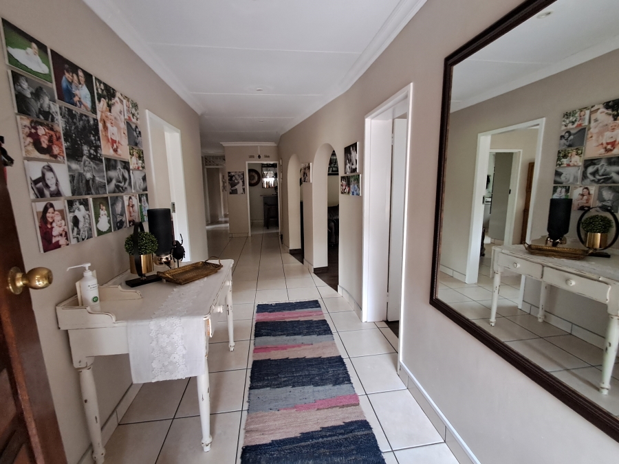 5 Bedroom Property for Sale in Aviary Hill KwaZulu-Natal