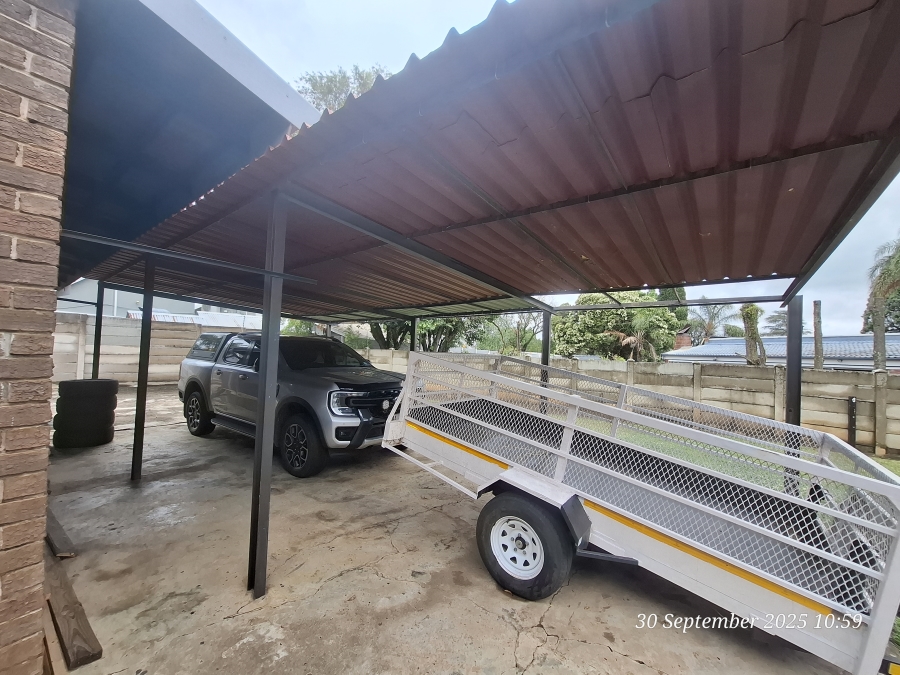 5 Bedroom Property for Sale in Aviary Hill KwaZulu-Natal