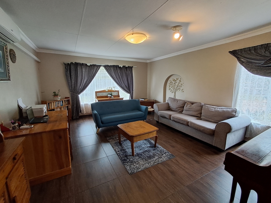 5 Bedroom Property for Sale in Aviary Hill KwaZulu-Natal