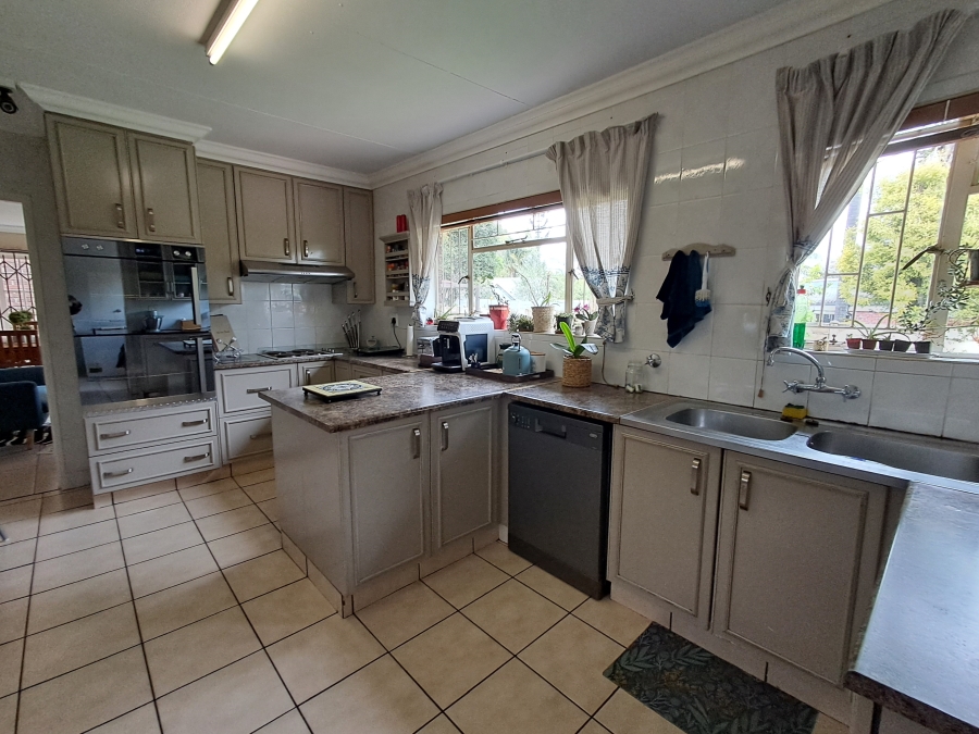 5 Bedroom Property for Sale in Aviary Hill KwaZulu-Natal