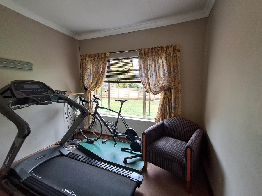 5 Bedroom Property for Sale in Aviary Hill KwaZulu-Natal