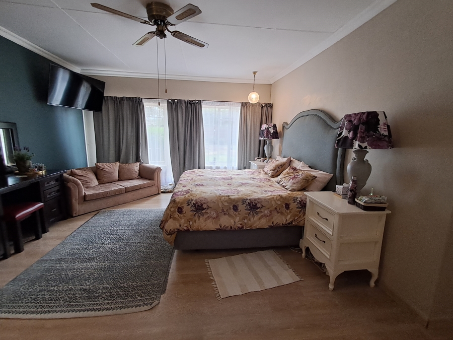 5 Bedroom Property for Sale in Aviary Hill KwaZulu-Natal