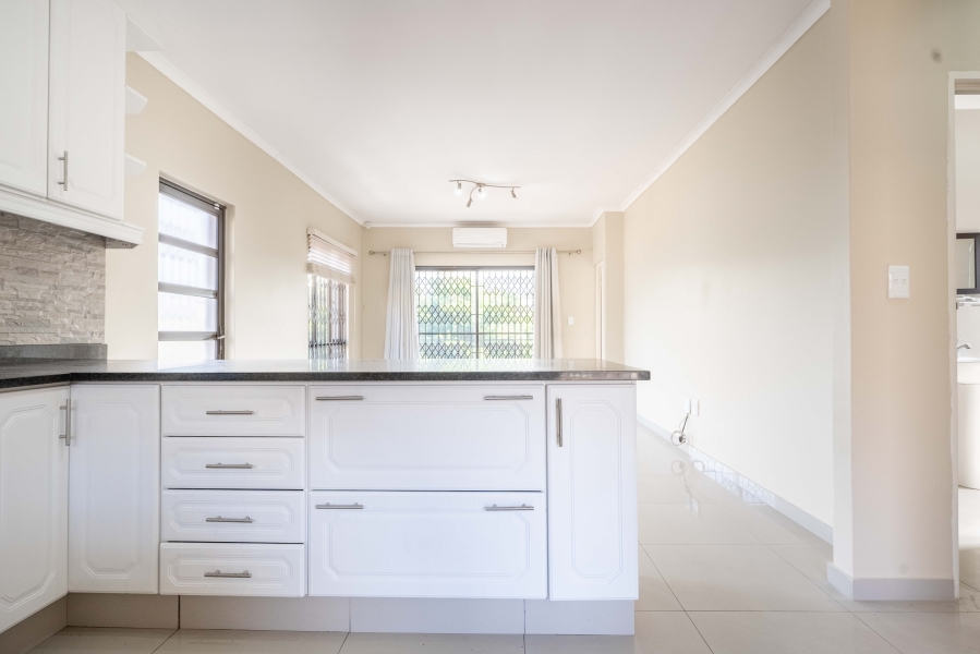 2 Bedroom Property for Sale in Amanzimtoti KwaZulu-Natal
