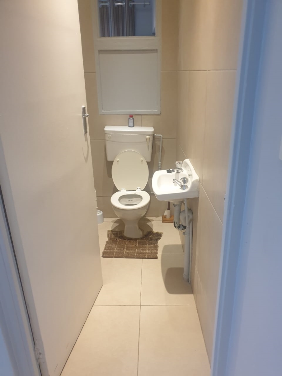 6 Bedroom Property for Sale in Moseley Park KwaZulu-Natal