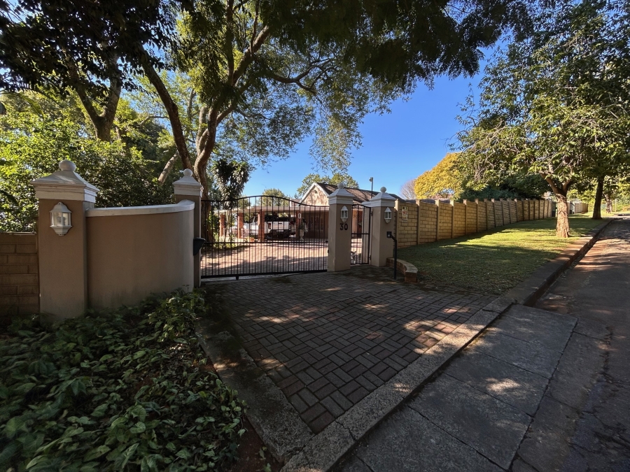 5 Bedroom Property for Sale in Athlone KwaZulu-Natal