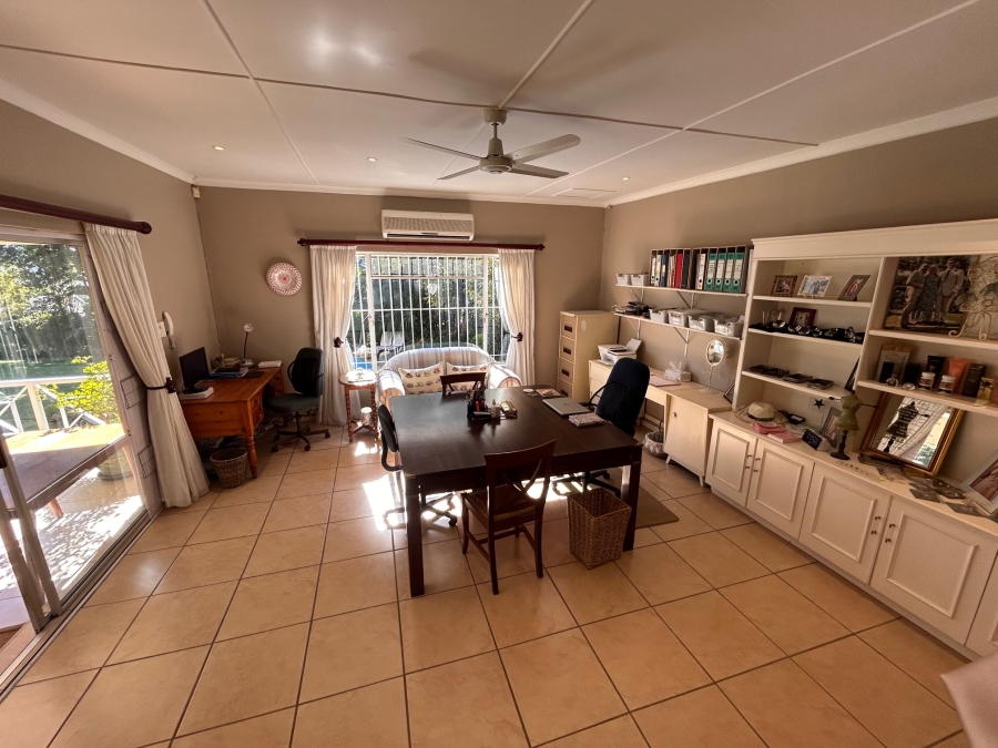 5 Bedroom Property for Sale in Athlone KwaZulu-Natal