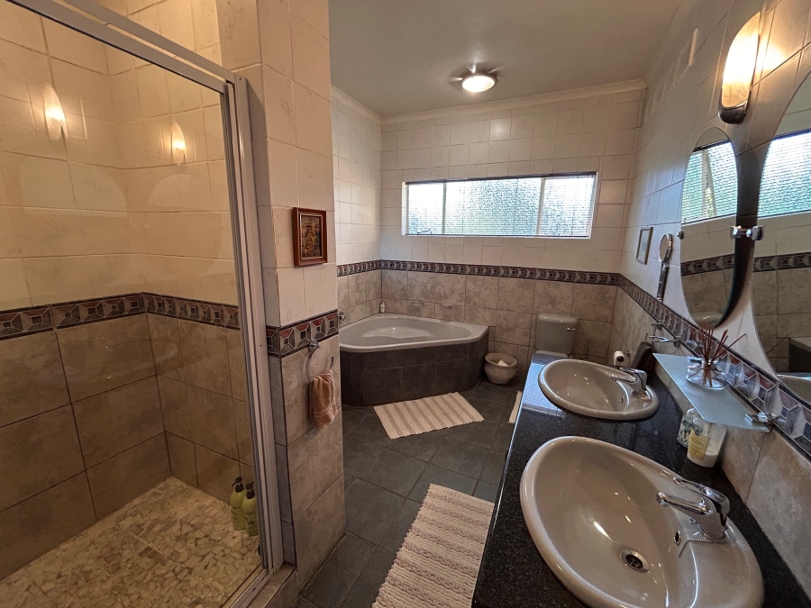 5 Bedroom Property for Sale in Athlone KwaZulu-Natal