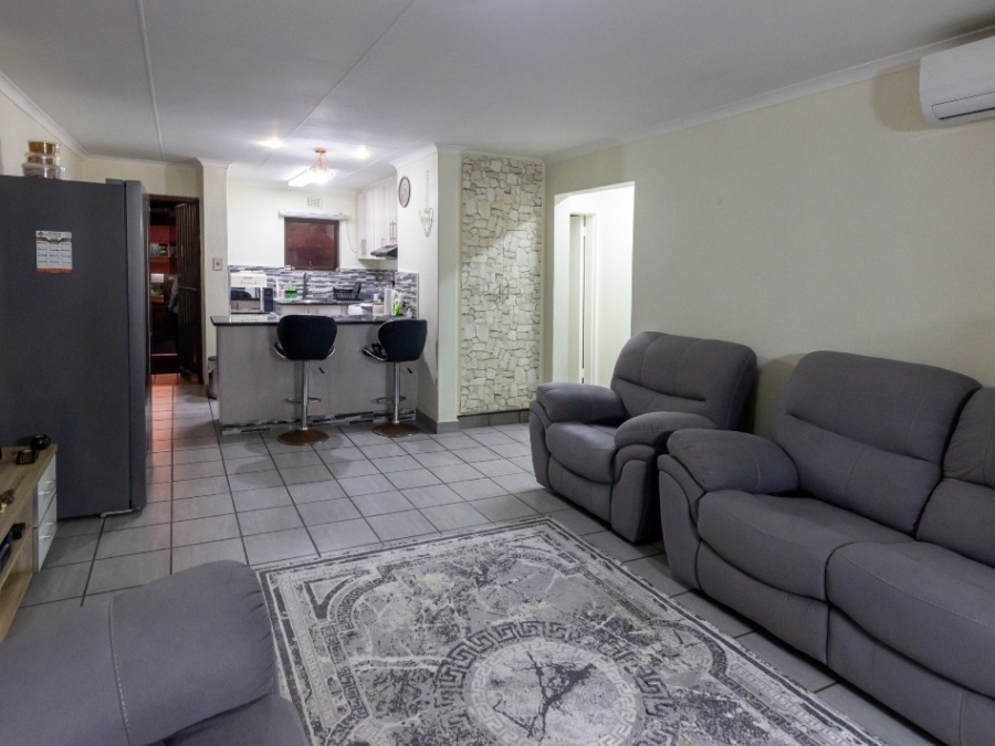To Let 2 Bedroom Property for Rent in Ocean View KwaZulu-Natal