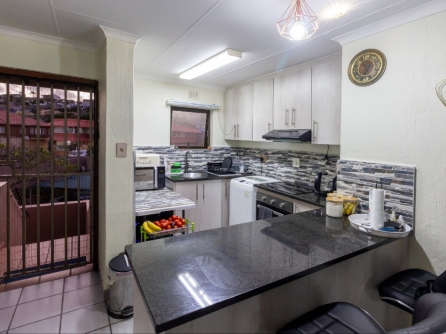 To Let 2 Bedroom Property for Rent in Ocean View KwaZulu-Natal