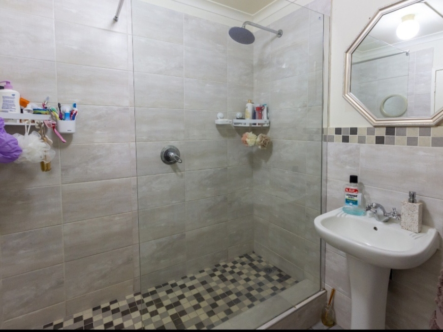 To Let 2 Bedroom Property for Rent in Ocean View KwaZulu-Natal