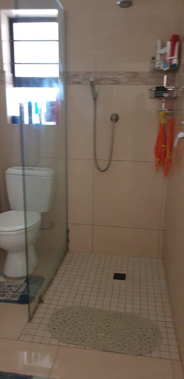 To Let 1 Bedroom Property for Rent in Kloof KwaZulu-Natal