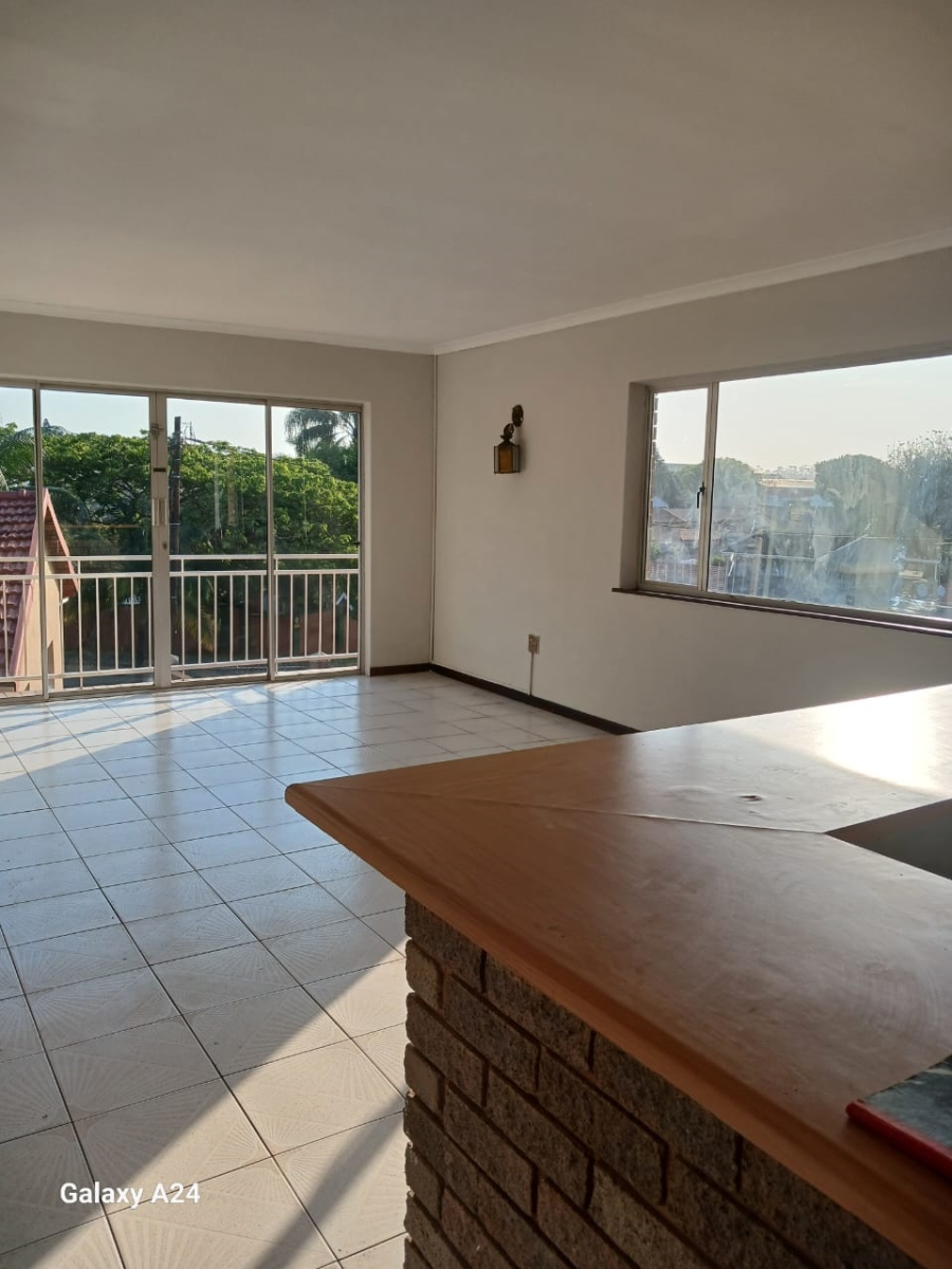 6 Bedroom Property for Sale in Yellowwood Park KwaZulu-Natal