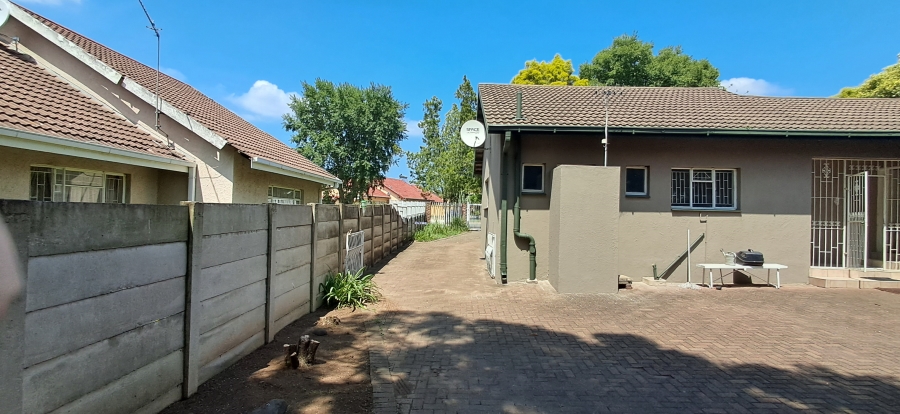 4 Bedroom Property for Sale in Pioneer Park KwaZulu-Natal