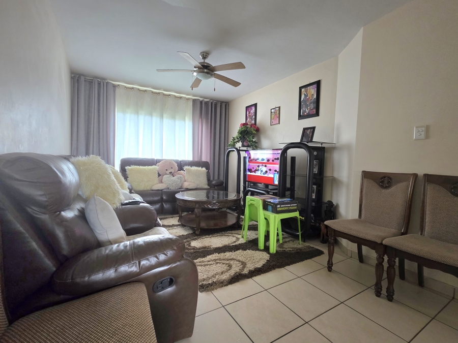 2 Bedroom Property for Sale in Empangeni Central KwaZulu-Natal