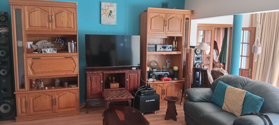 7 Bedroom Property for Sale in Uvongo KwaZulu-Natal