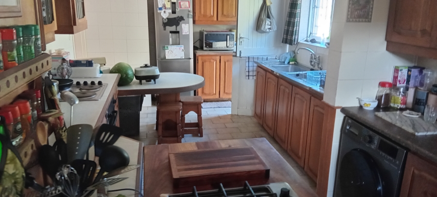 7 Bedroom Property for Sale in Uvongo KwaZulu-Natal