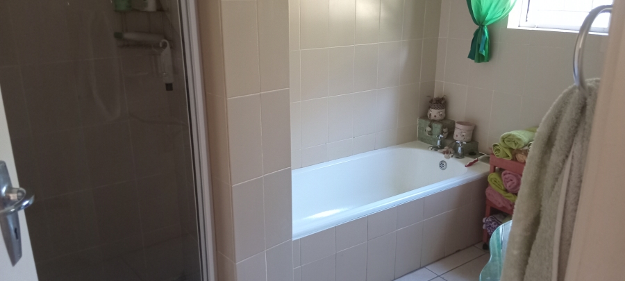 7 Bedroom Property for Sale in Uvongo KwaZulu-Natal