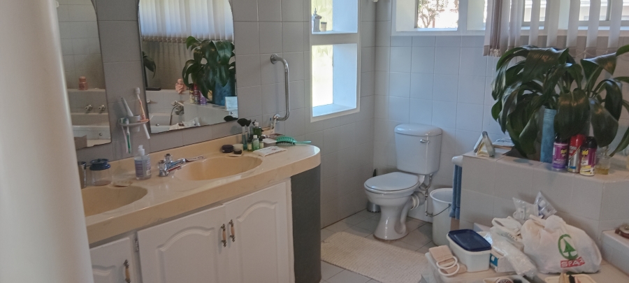 7 Bedroom Property for Sale in Uvongo KwaZulu-Natal