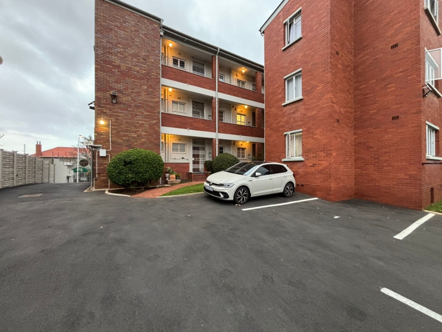 1 Bedroom Property for Sale in Essenwood KwaZulu-Natal