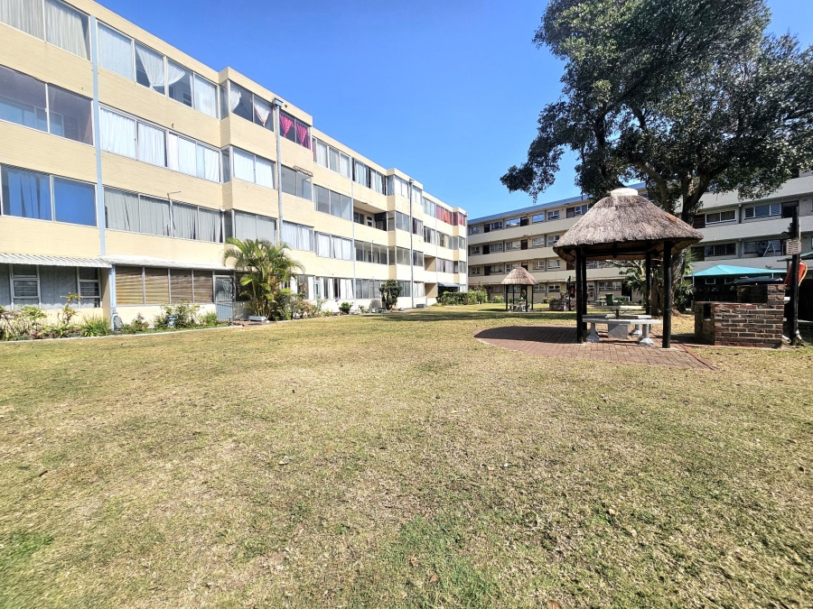 To Let 2 Bedroom Property for Rent in Amanzimtoti KwaZulu-Natal