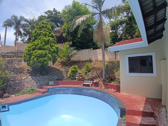 1 Bedroom Property for Sale in Glen Anil KwaZulu-Natal