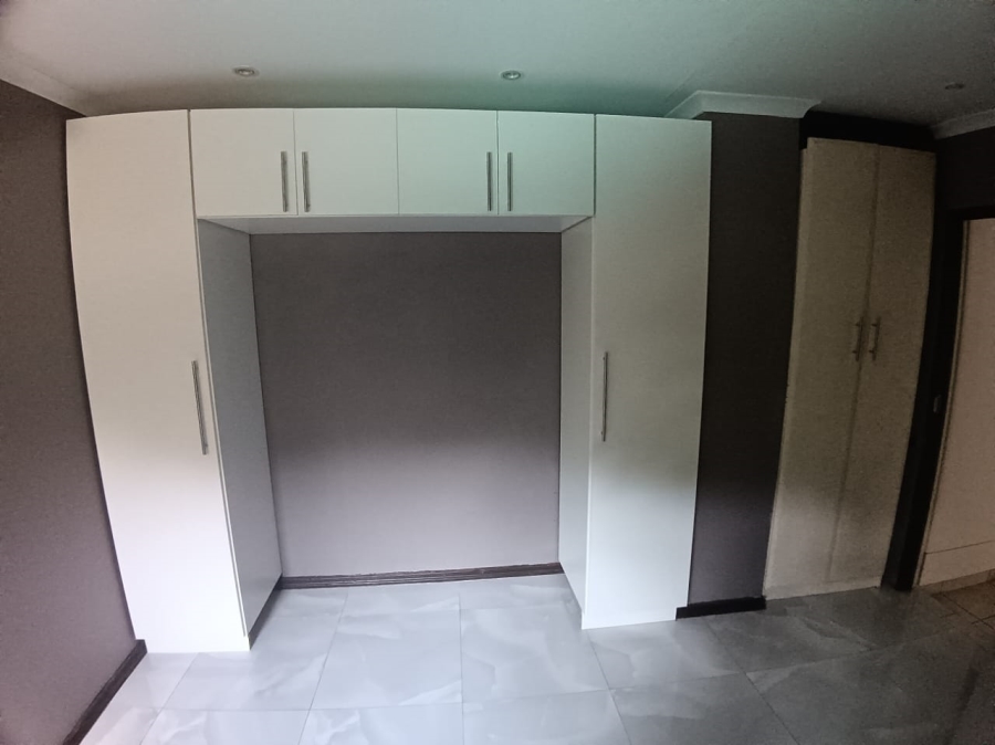 1 Bedroom Property for Sale in Glen Anil KwaZulu-Natal