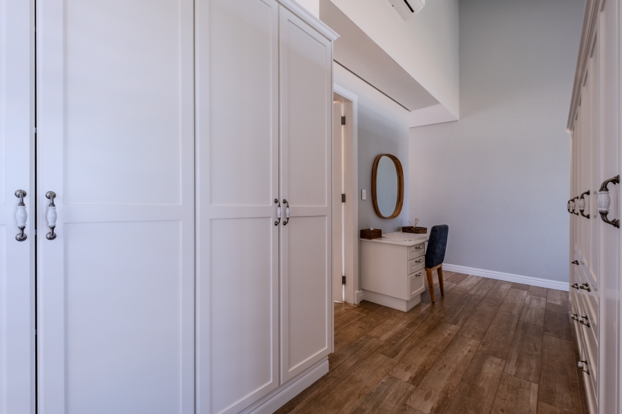 6 Bedroom Property for Sale in La Lucia KwaZulu-Natal