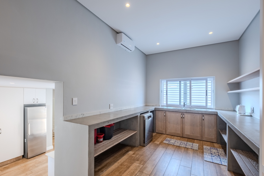 6 Bedroom Property for Sale in La Lucia KwaZulu-Natal