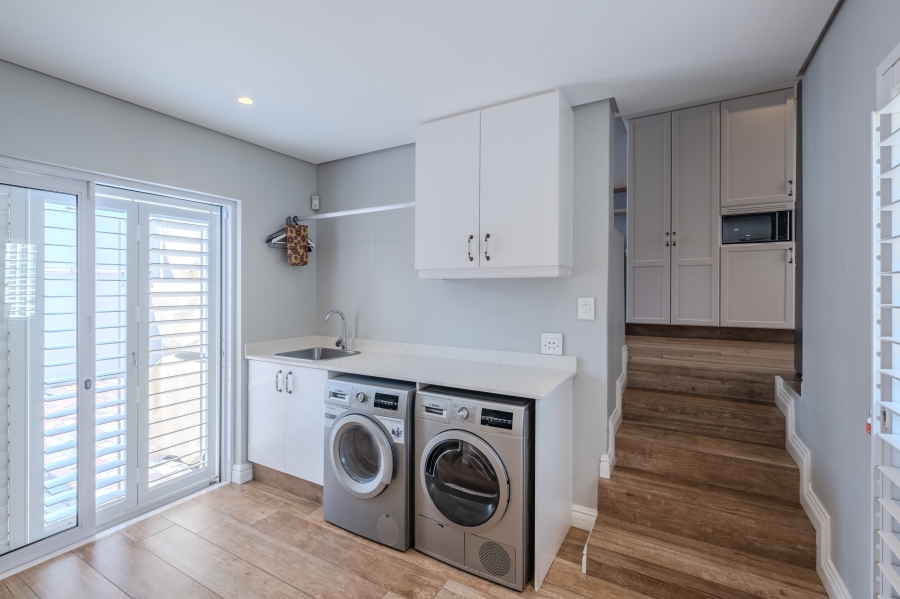 6 Bedroom Property for Sale in La Lucia KwaZulu-Natal