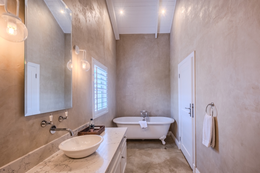 6 Bedroom Property for Sale in La Lucia KwaZulu-Natal