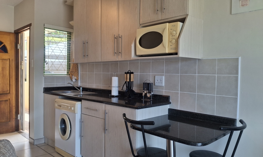 2 Bedroom Property for Sale in Amanzimtoti KwaZulu-Natal