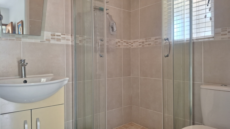 2 Bedroom Property for Sale in Amanzimtoti KwaZulu-Natal