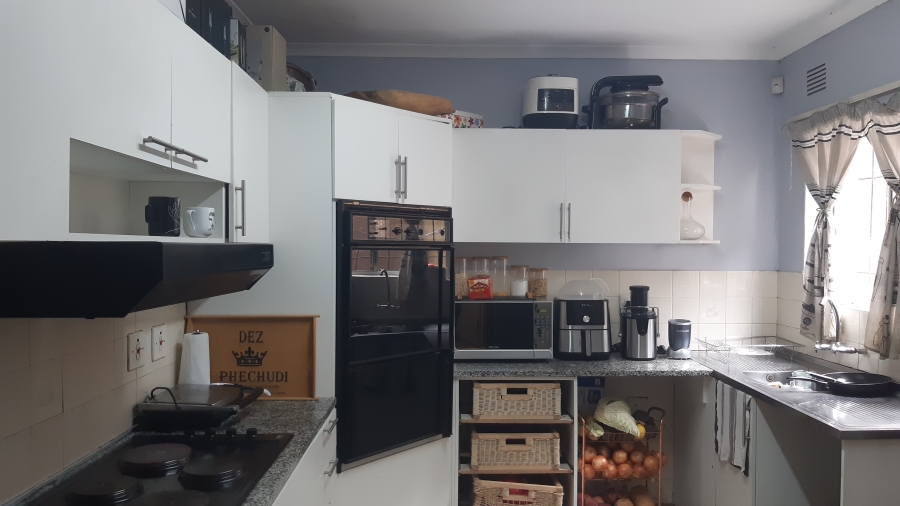 To Let 3 Bedroom Property for Rent in Amanzimtoti KwaZulu-Natal