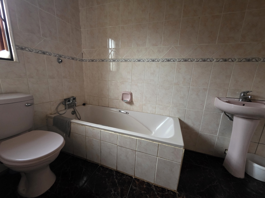 To Let 4 Bedroom Property for Rent in Fairview KwaZulu-Natal