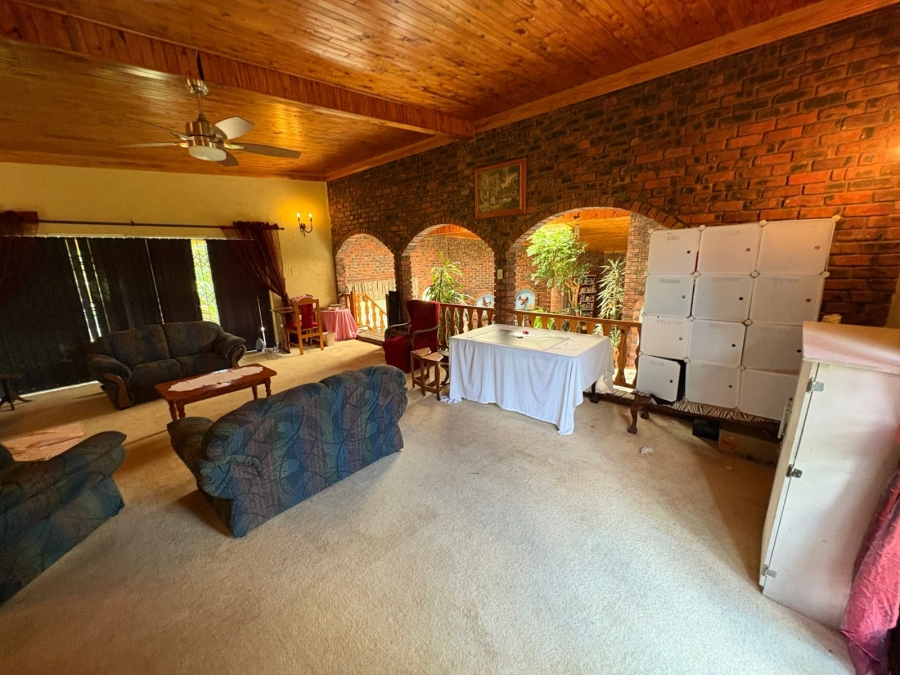 3 Bedroom Property for Sale in Schuinshoogte KwaZulu-Natal