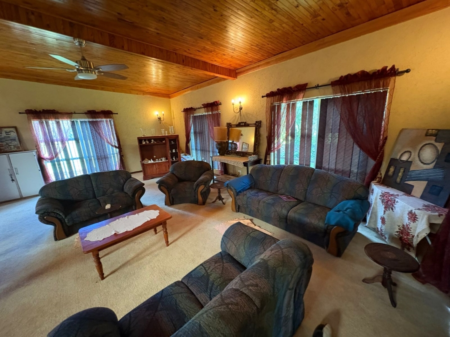 3 Bedroom Property for Sale in Schuinshoogte KwaZulu-Natal