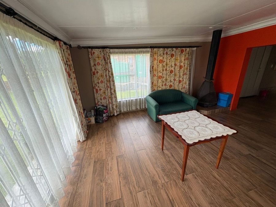 3 Bedroom Property for Sale in Schuinshoogte KwaZulu-Natal