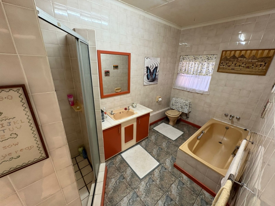 3 Bedroom Property for Sale in Schuinshoogte KwaZulu-Natal