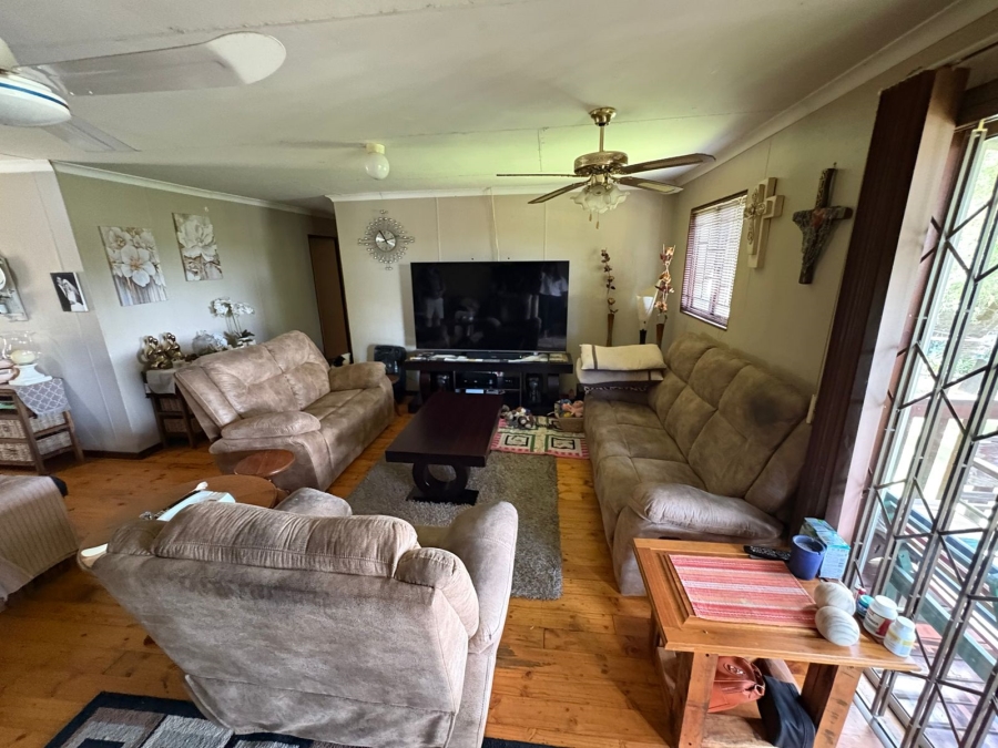 3 Bedroom Property for Sale in Schuinshoogte KwaZulu-Natal