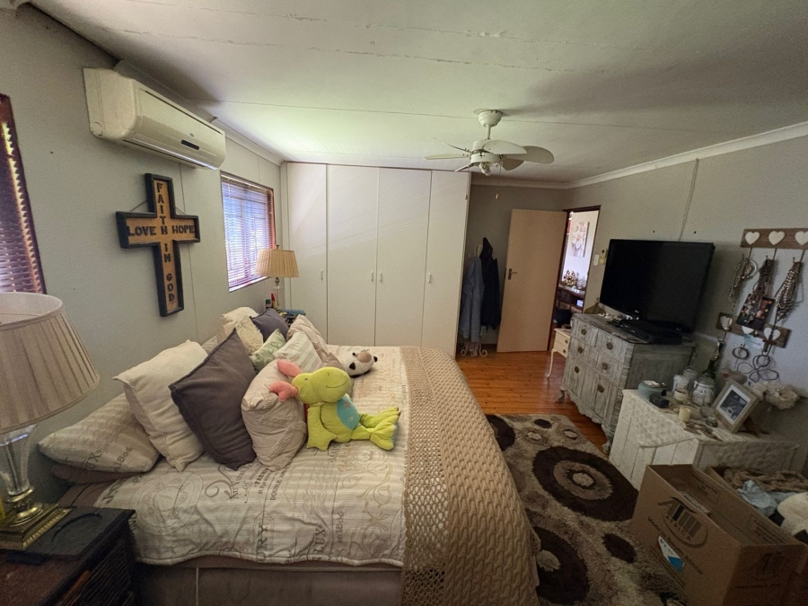 3 Bedroom Property for Sale in Schuinshoogte KwaZulu-Natal