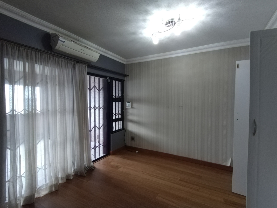 2 Bedroom Property for Sale in Glenwood KwaZulu-Natal
