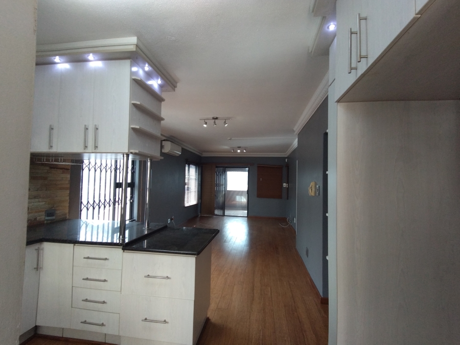 2 Bedroom Property for Sale in Glenwood KwaZulu-Natal