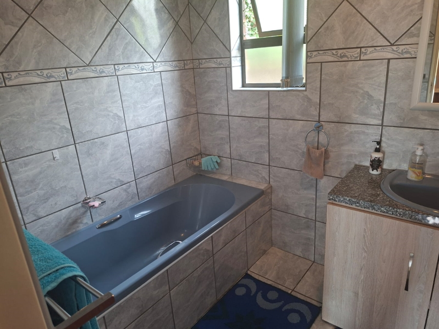 3 Bedroom Property for Sale in Pioneer Park KwaZulu-Natal