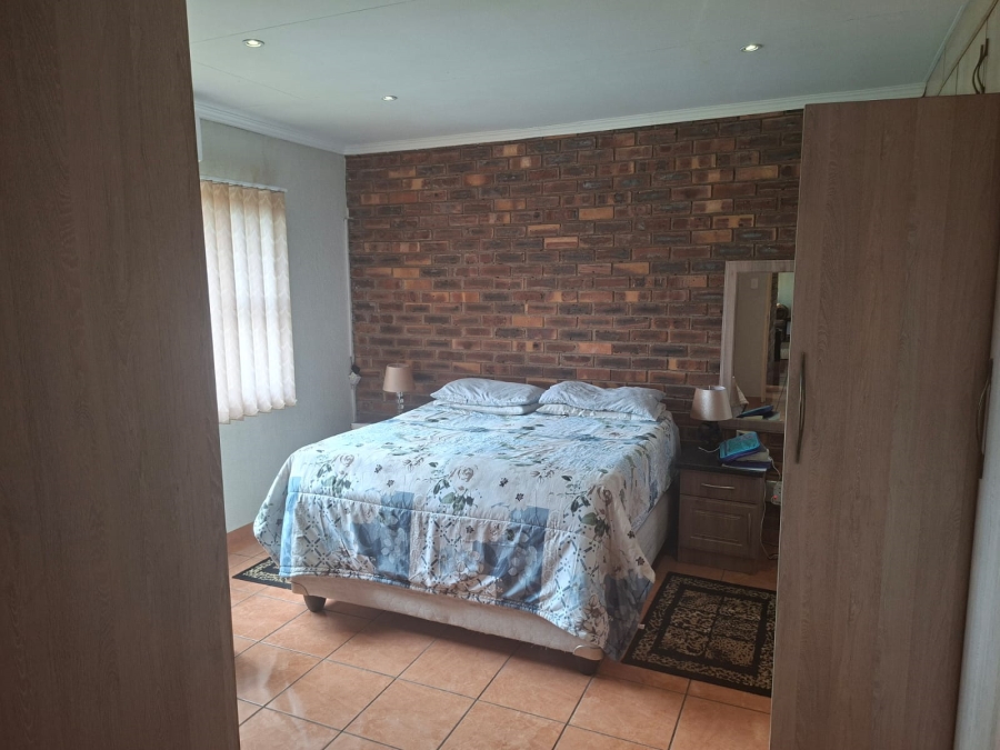 3 Bedroom Property for Sale in Pioneer Park KwaZulu-Natal